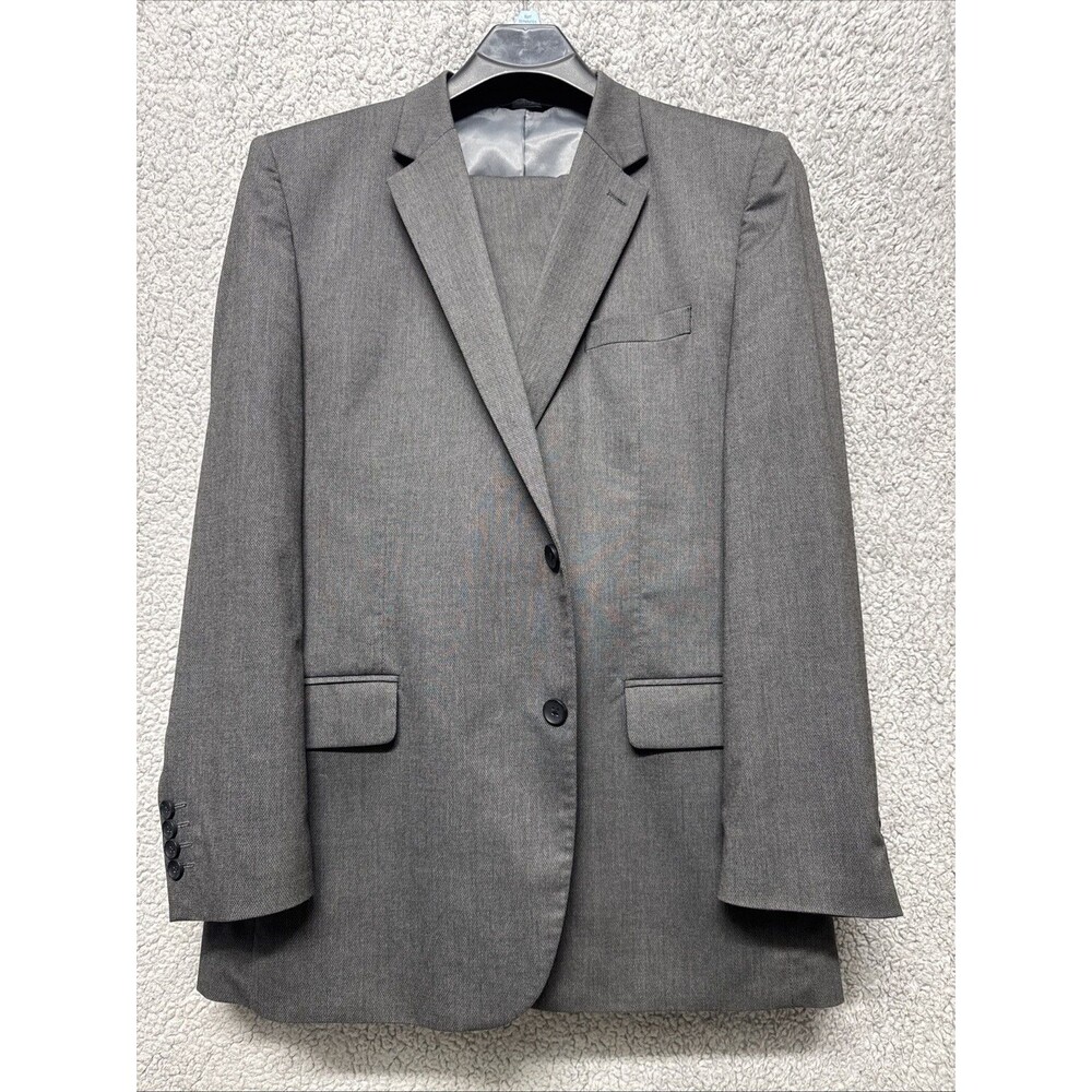 J M HAGGAR CLASSIC FIT MENS CHARCOAL GRAY 2 PIECE SUIT SIZE: 48 L PANTS 40x30